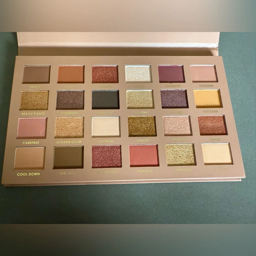 Ciaté London Brazilian Glow XL Eyeshadow Palette NIB – 24 Shades Warm & Shimmer
